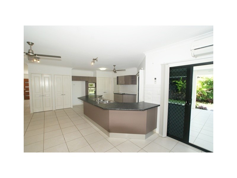 13 Bowline Close, Trinity Beach QLD 4879