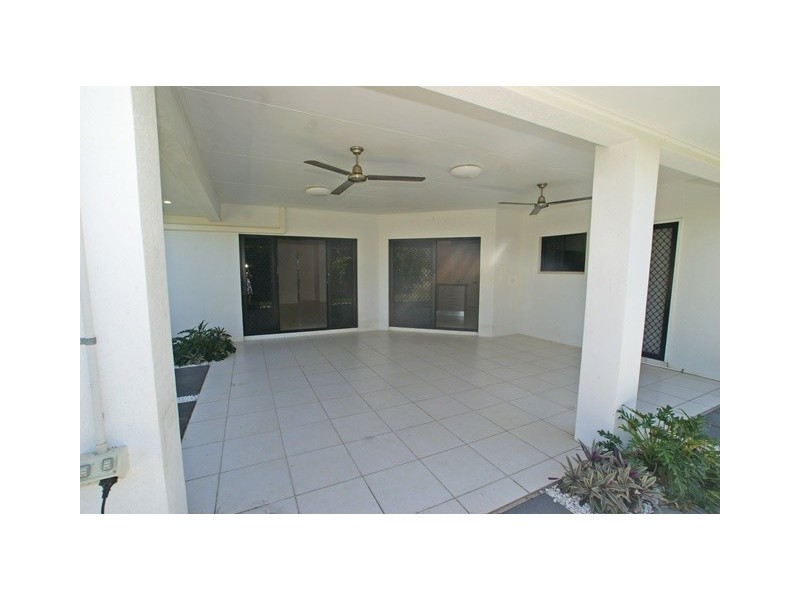 13 Bowline Close, Trinity Beach QLD 4879