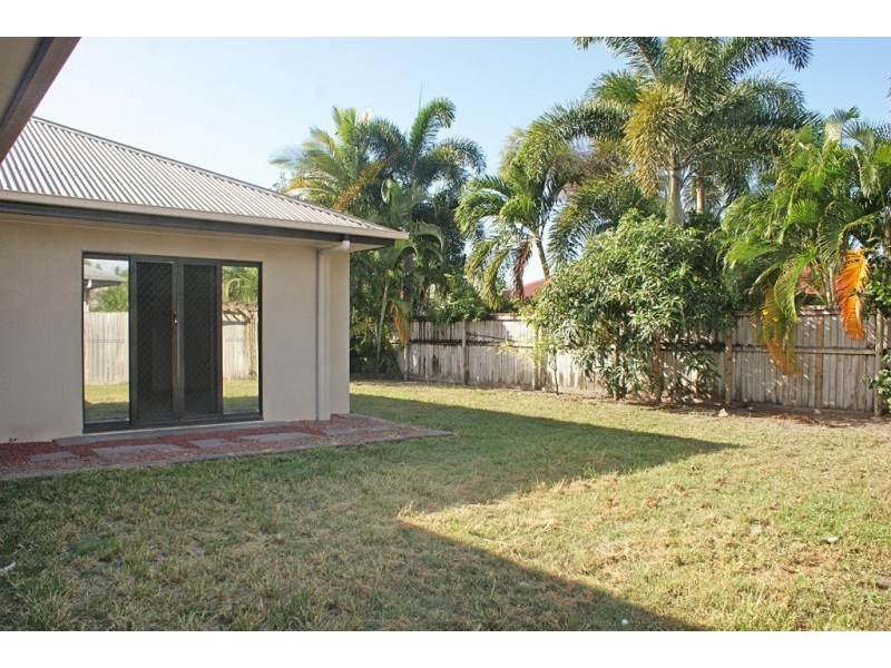 21 Moojeeba Way, Trinity Park QLD 4879