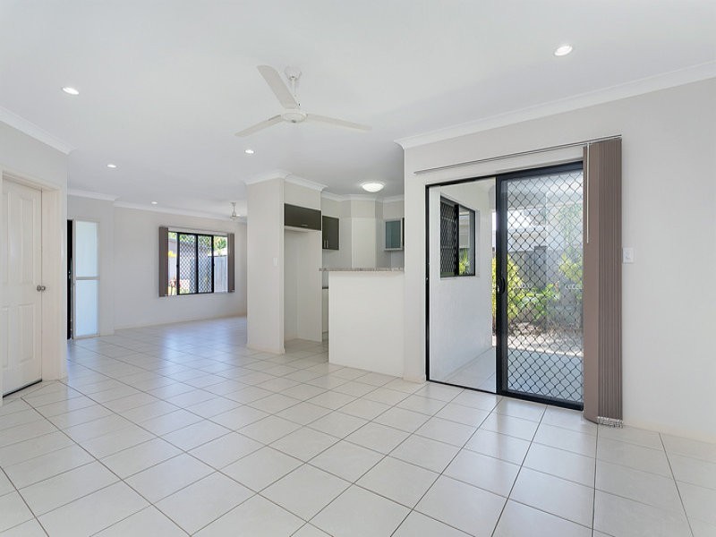 10 Hatch Close, Trinity Beach QLD 4879