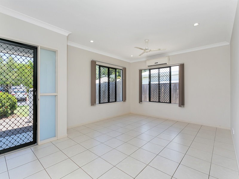 10 Hatch Close, Trinity Beach QLD 4879