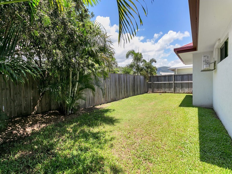 10 Hatch Close, Trinity Beach QLD 4879
