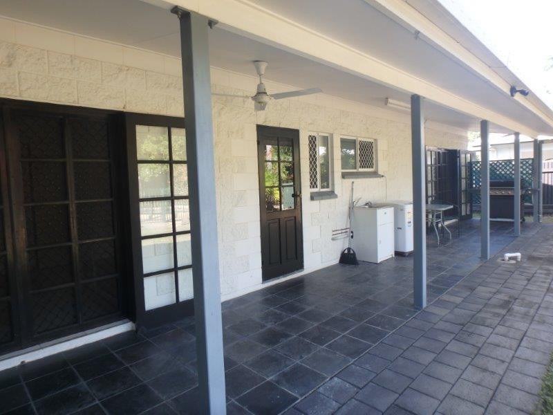 8 Queenscliff Close, Kewarra Beach QLD 4879