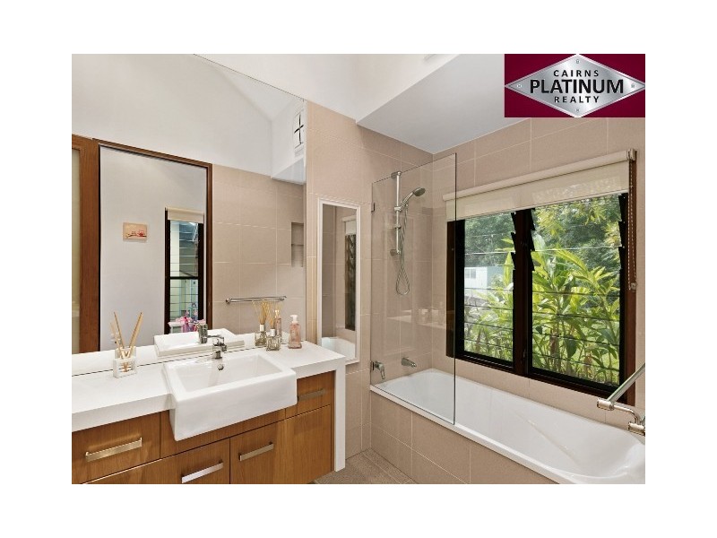 85 Ribbonwood Close, Palm Cove QLD 4879