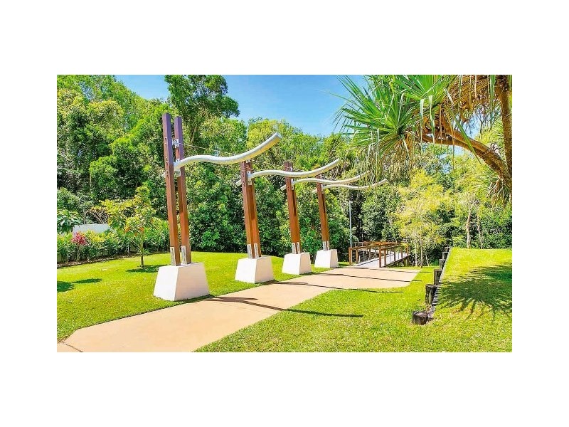 85 Ribbonwood Close, Palm Cove QLD 4879