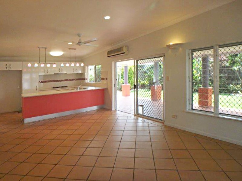 13 Garnet Street, Smithfield QLD 4878