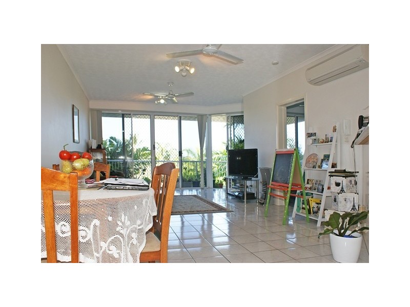 2/40 Moore Street, Trinity Beach QLD 4879