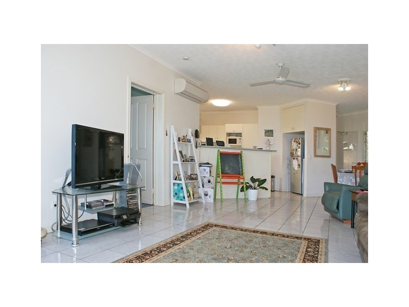 2/40 Moore Street, Trinity Beach QLD 4879