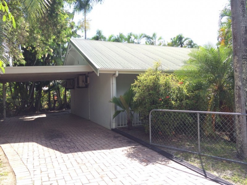 2/88 Cedar Road, Palm Cove QLD 4879