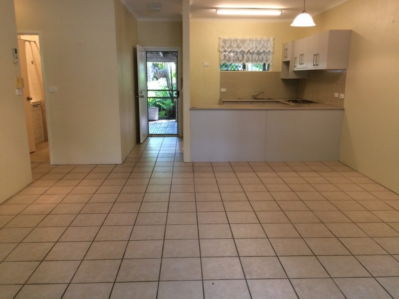 2/88 Cedar Road, Palm Cove QLD 4879