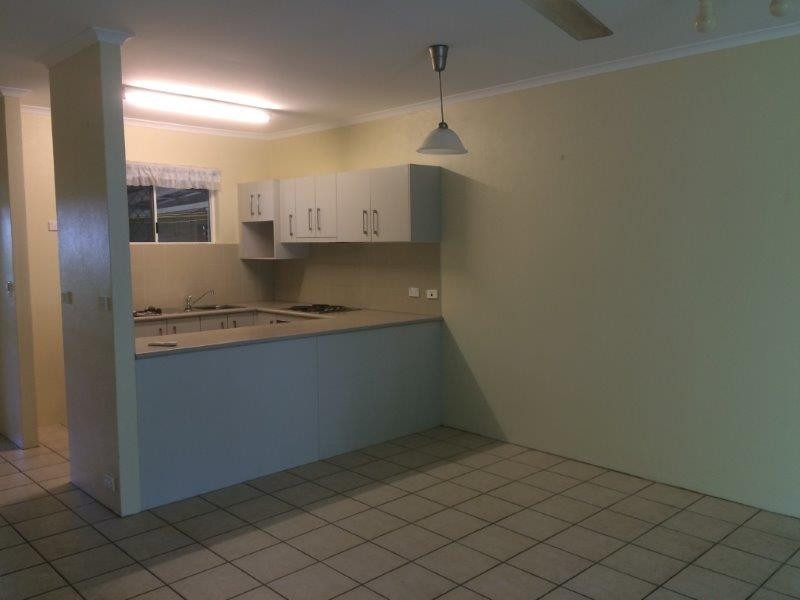 2/88 Cedar Road, Palm Cove QLD 4879