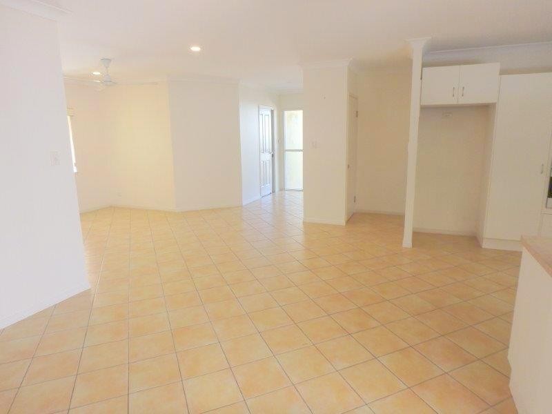 11 Greenhaven Street, Clifton Beach QLD 4879