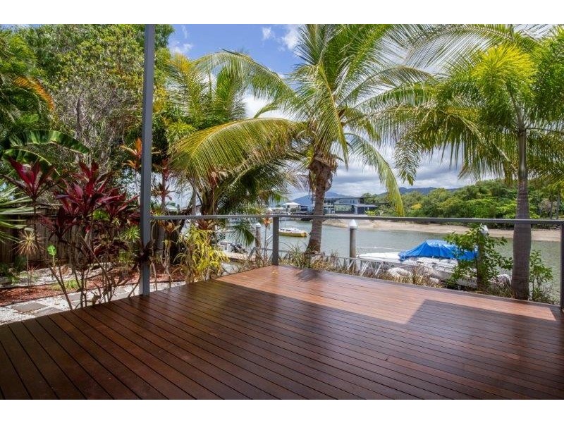 41 Riverside Parade, Trinity Park QLD 4879