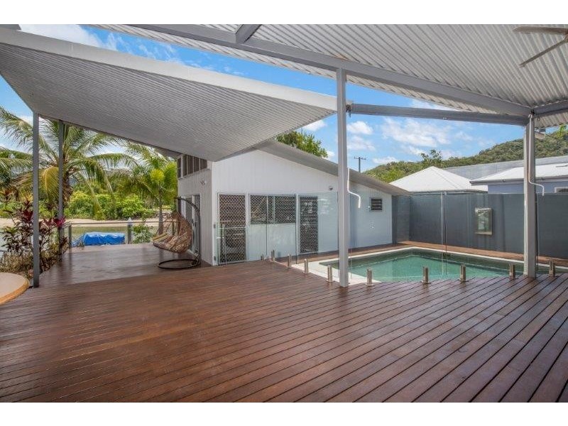 41 Riverside Parade, Trinity Park QLD 4879