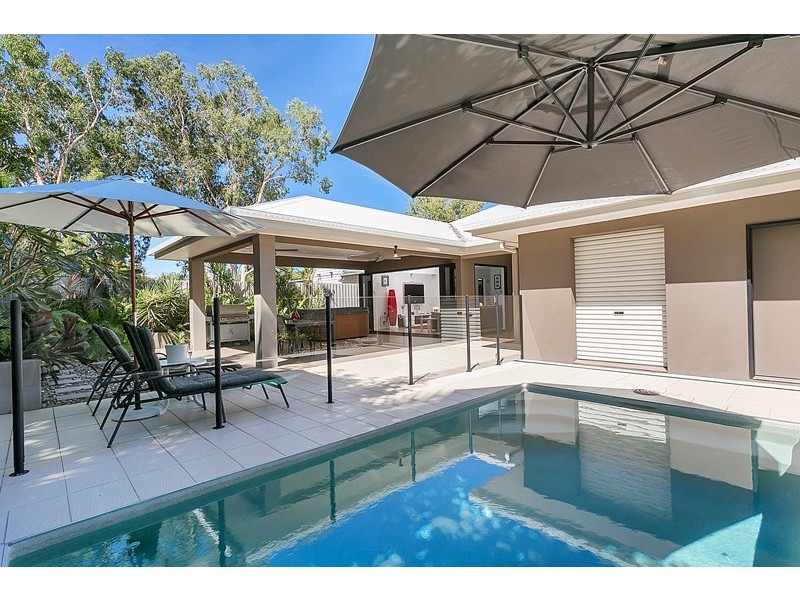 4 Saunders Court, Clifton Beach QLD 4879