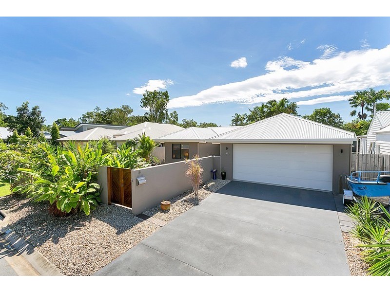 4 Saunders Court, Clifton Beach QLD 4879