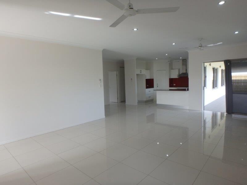 11 Brookville Gardens, Smithfield QLD 4878