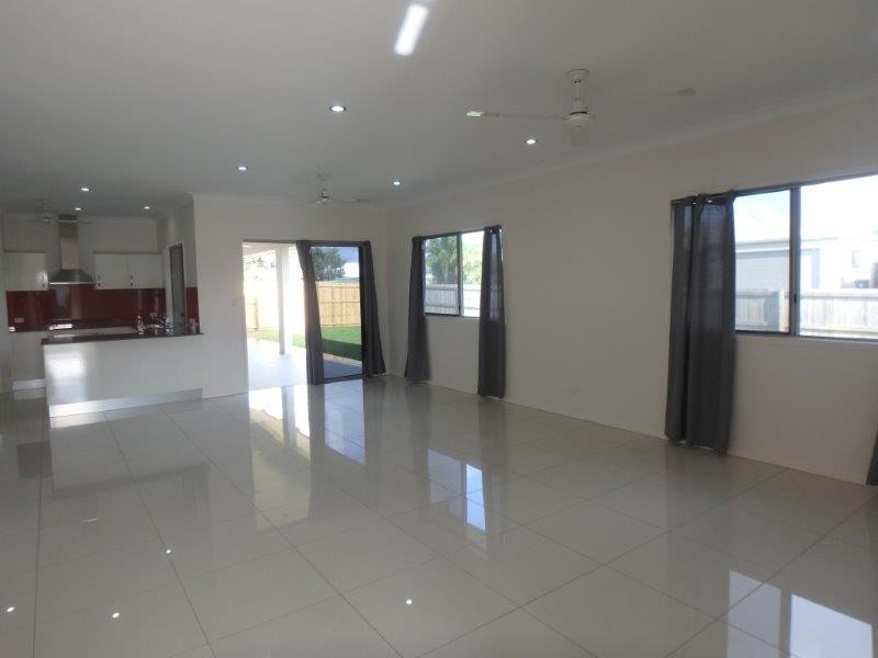 11 Brookville Gardens, Smithfield QLD 4878