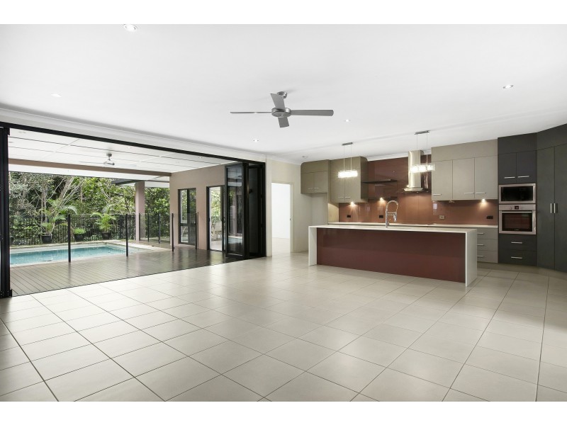 8 Greenvale Close, Smithfield QLD 4878