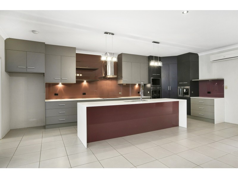 8 Greenvale Close, Smithfield QLD 4878