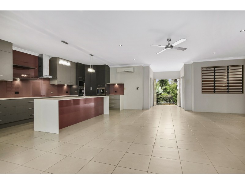 8 Greenvale Close, Smithfield QLD 4878