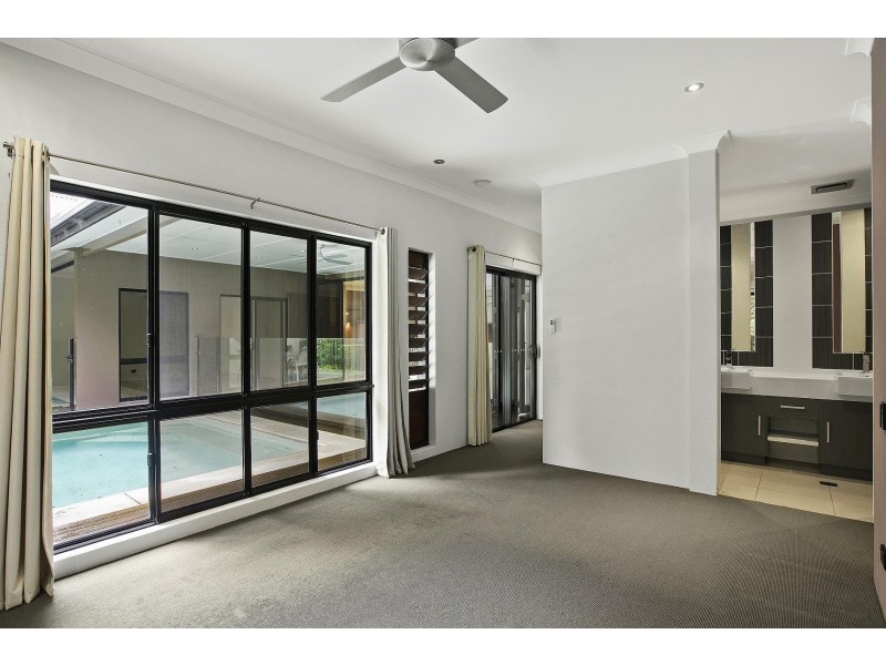 8 Greenvale Close, Smithfield QLD 4878