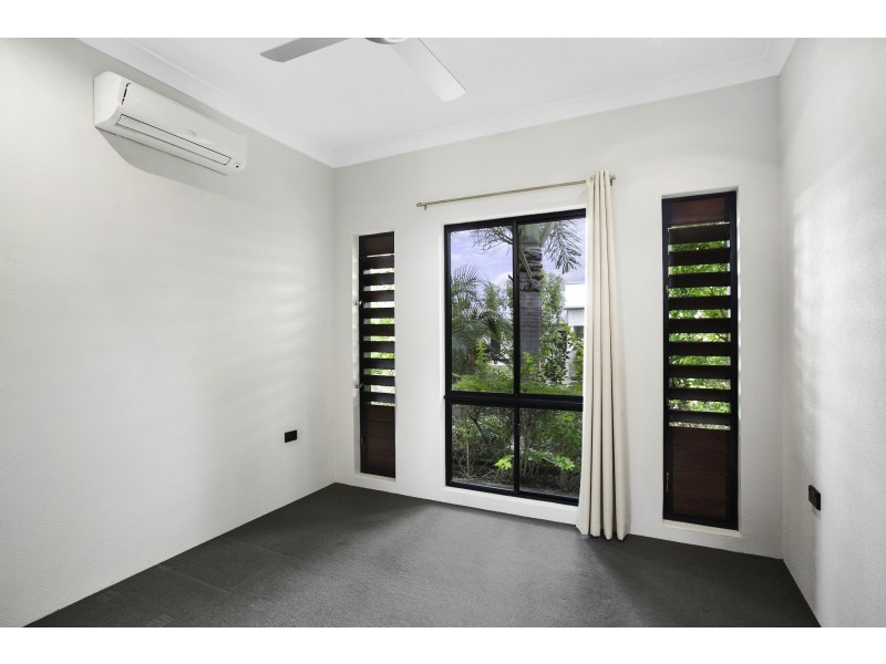 8 Greenvale Close, Smithfield QLD 4878