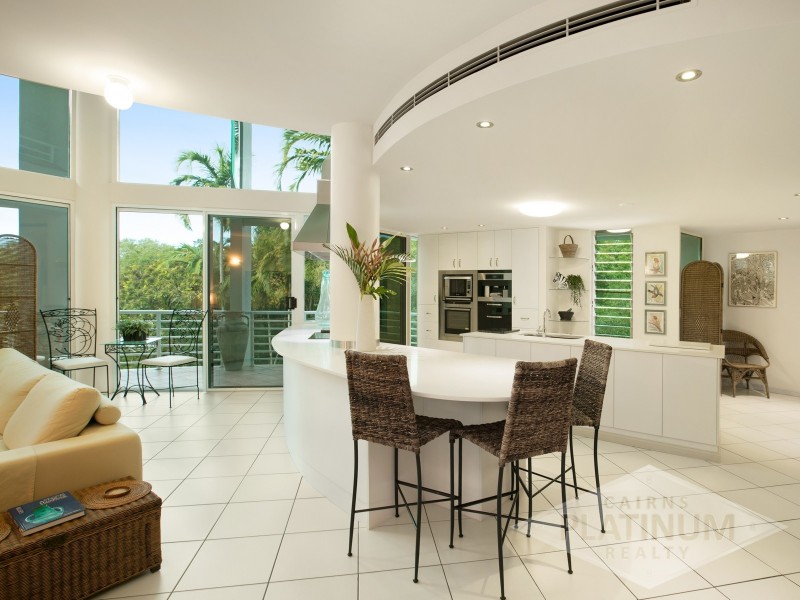 18/2 Deauville Close, Yorkeys Knob QLD 4878