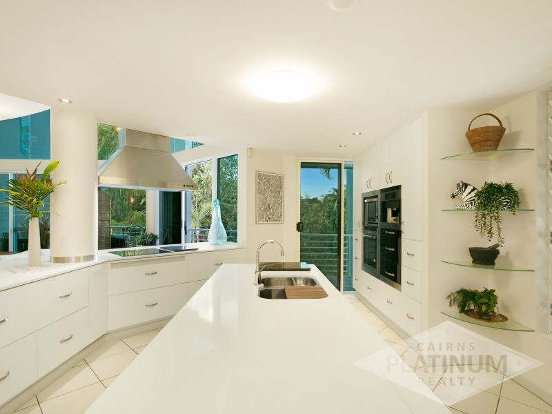 18/2 Deauville Close, Yorkeys Knob QLD 4878