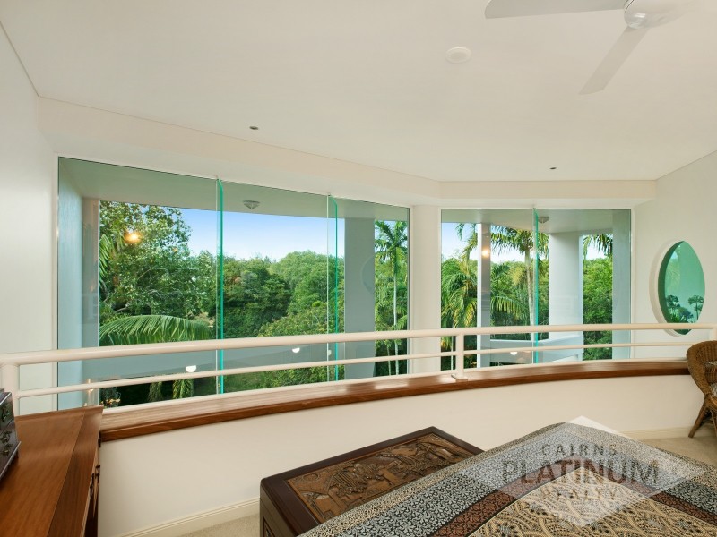 18/2 Deauville Close, Yorkeys Knob QLD 4878