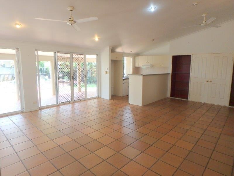11 Macalister Place, Smithfield QLD 4878