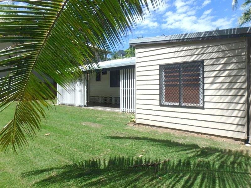 67 Sims Esplanade, Yorkeys Knob QLD 4878