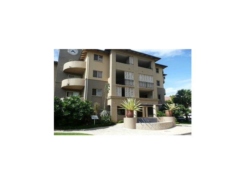 1522/2 Greenslopes Street, Cairns North QLD 4870