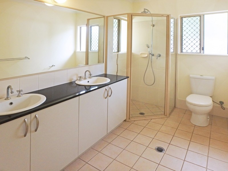 4 Icefire Quay, Trinity Park QLD 4879