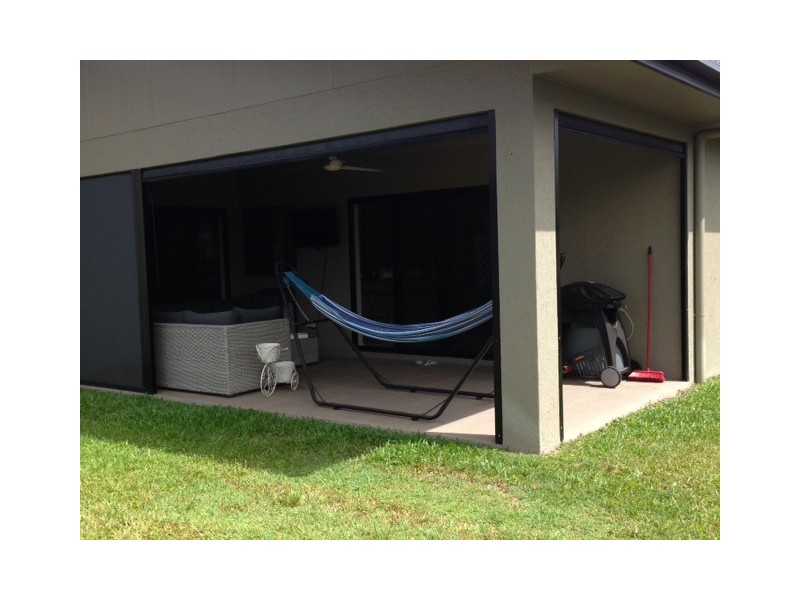8 Montalbion Avenue, Trinity Park QLD 4879