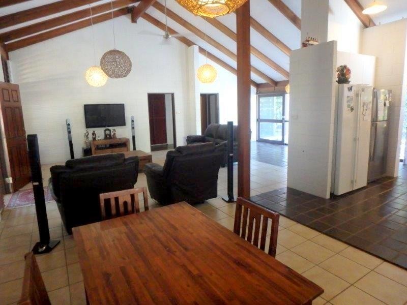 53 Veivers Road, Palm Cove QLD 4879