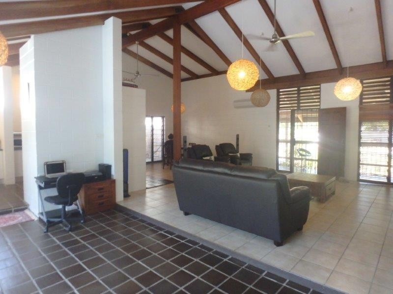 53 Veivers Road, Palm Cove QLD 4879