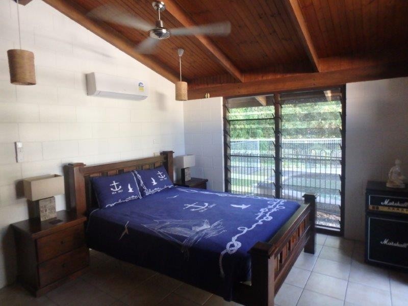 53 Veivers Road, Palm Cove QLD 4879