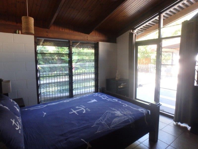 53 Veivers Road, Palm Cove QLD 4879