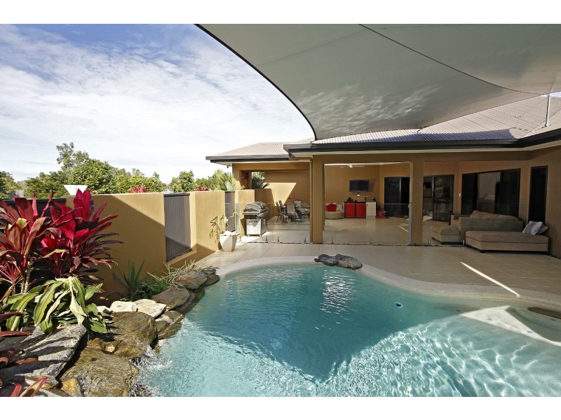 85 Roberts Drive, Trinity Beach QLD 4879