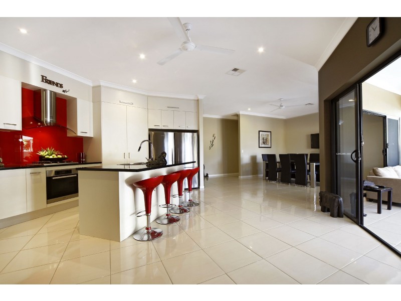 85 Roberts Drive, Trinity Beach QLD 4879