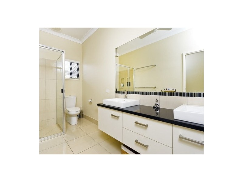 85 Roberts Drive, Trinity Beach QLD 4879