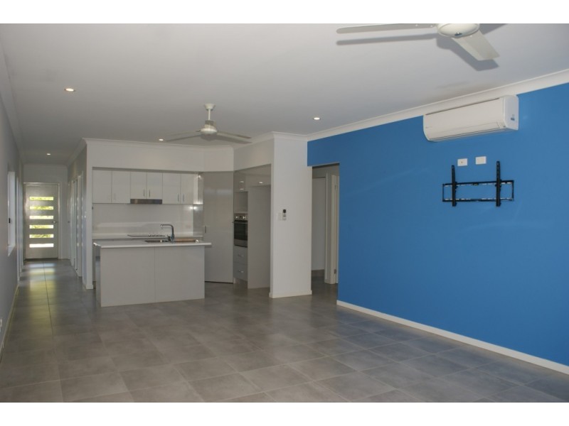 39 Starboard Street, Trinity Beach QLD 4879