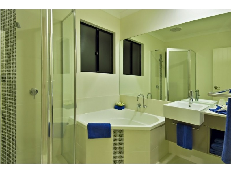 13 Icefire Quay, Trinity Park QLD 4879