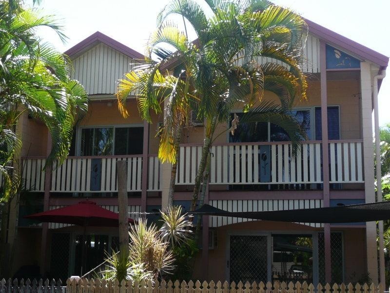 2/54 Best Street, Yorkeys Knob QLD 4878