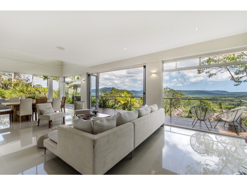 8 Hilltop Close, Kuranda QLD 4881