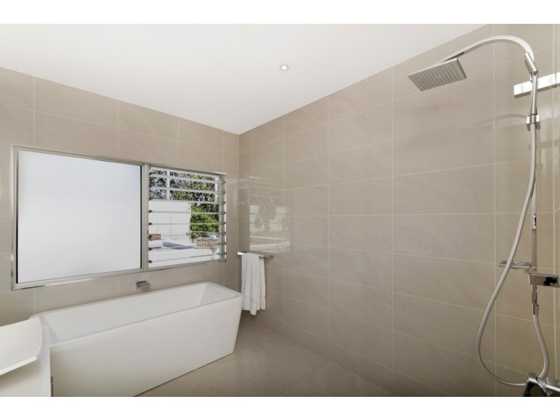8 Hilltop Close, Kuranda QLD 4881