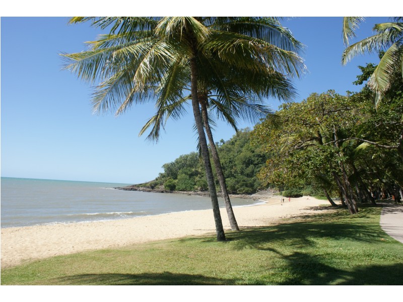 4 Seashells Cresent, Trinity Beach QLD 4879
