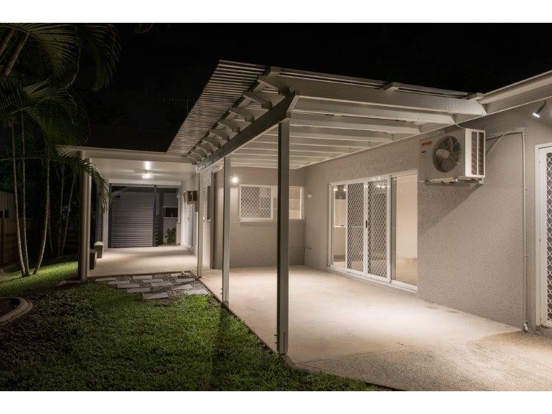 28 Lamb Street, Smithfield QLD 4878