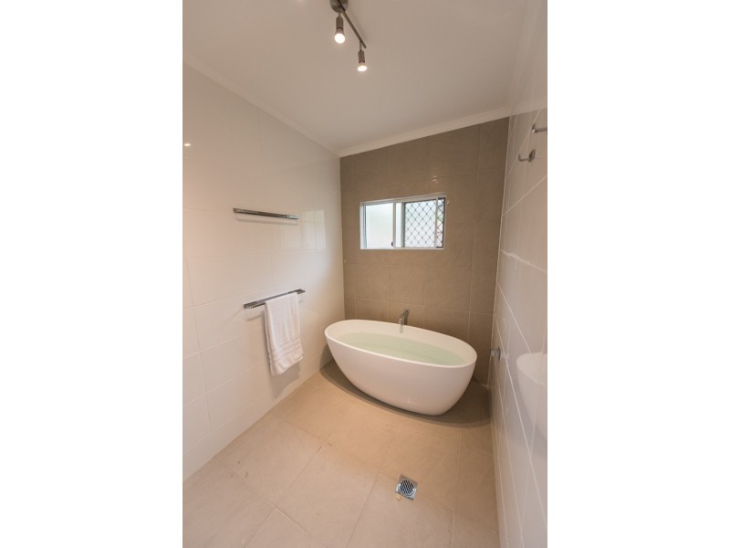 28 Lamb Street, Smithfield QLD 4878